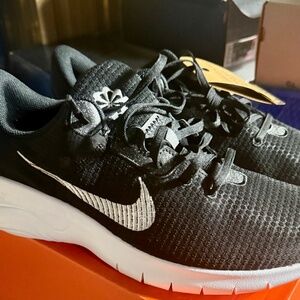 Ike men’s  size 12 New